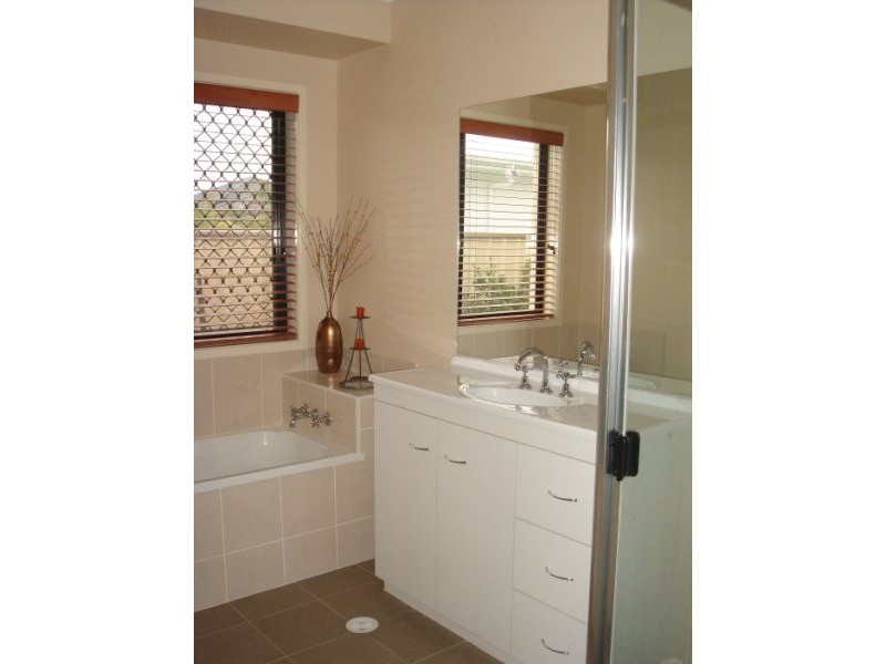 36 Mossman Way, Sandstone Point QLD 4511