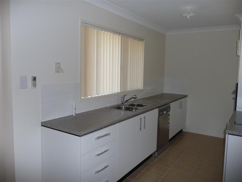 2/6 Prenter Crescent, Kippa-ring QLD 4021