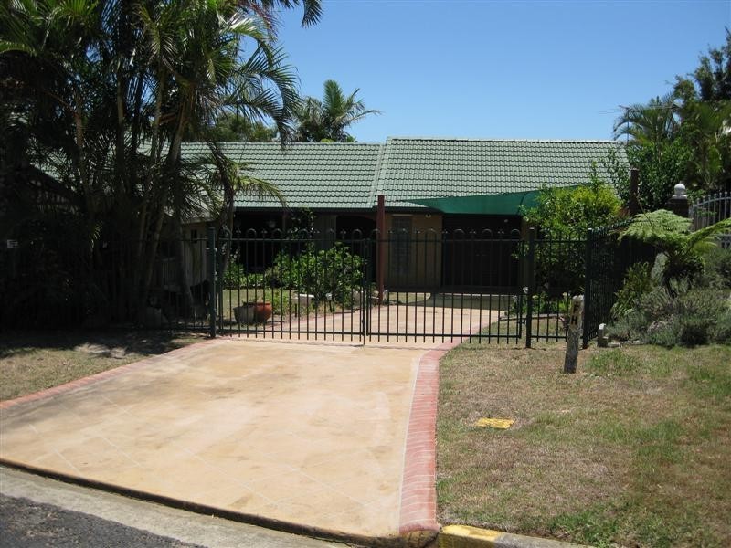 6 Arizonica Drive, Clontarf QLD 4019