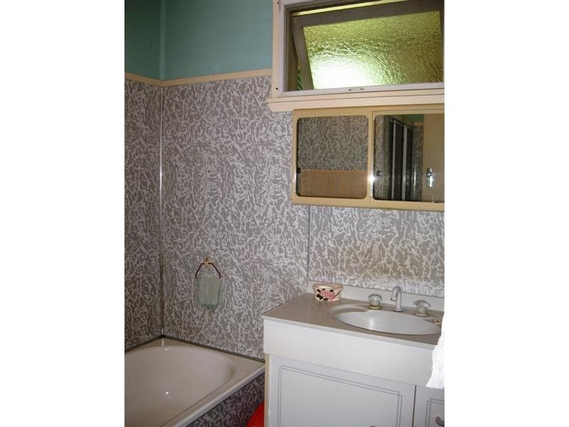 16 Crawford Street, Redcliffe QLD 4020