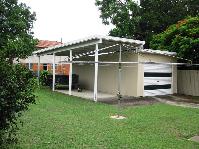 16 Crawford Street, Redcliffe QLD 4020