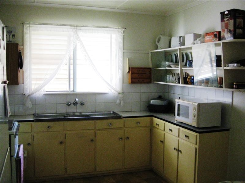 16 Crawford Street, Redcliffe QLD 4020