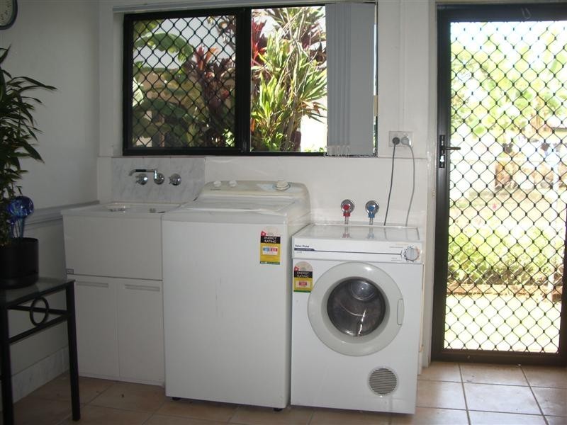 2/19 Prince Edward Parade, Redcliffe QLD 4020