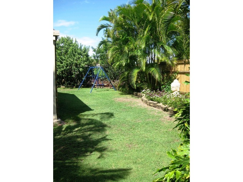 6 Vista Court, Newport QLD 4020