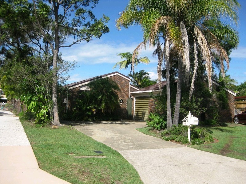 6 Vista Court, Newport QLD 4020