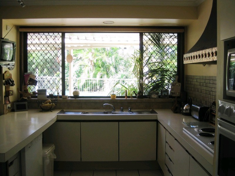 6 Vista Court, Newport QLD 4020