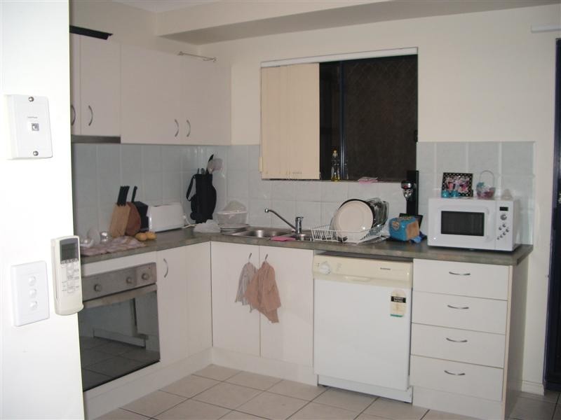 3/34 Silvyn Street, Redcliffe QLD 4020