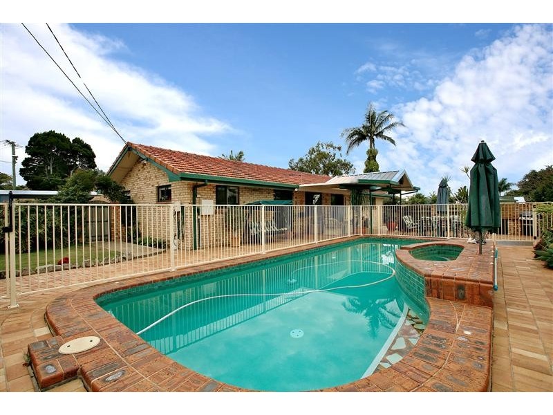 2a Richens Street, Redcliffe QLD 4020