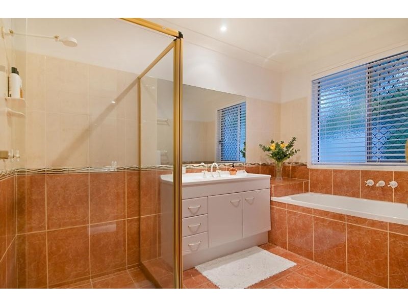 21 Aurora Place, Newport QLD 4020