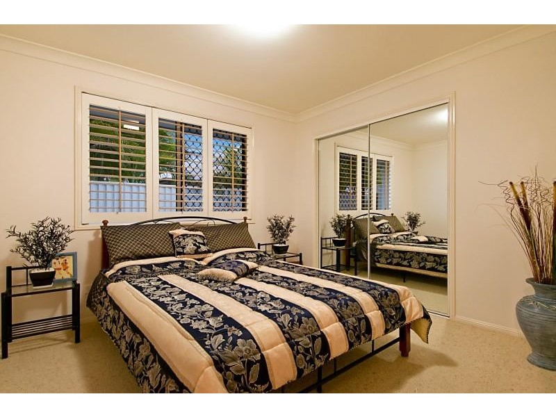 21 Aurora Place, Newport QLD 4020