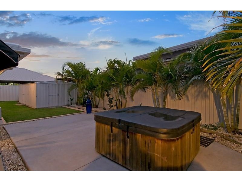 21 Aurora Place, Newport QLD 4020