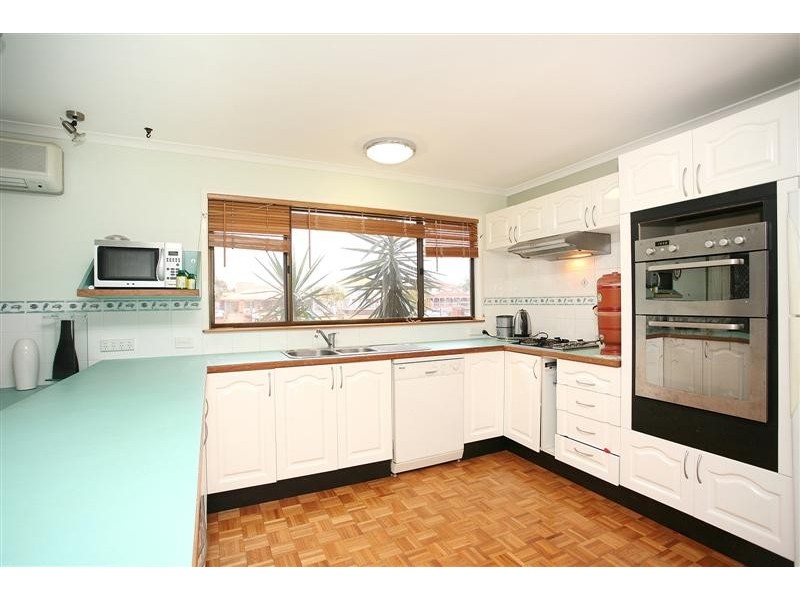 42 Australia Court, Newport QLD 4020