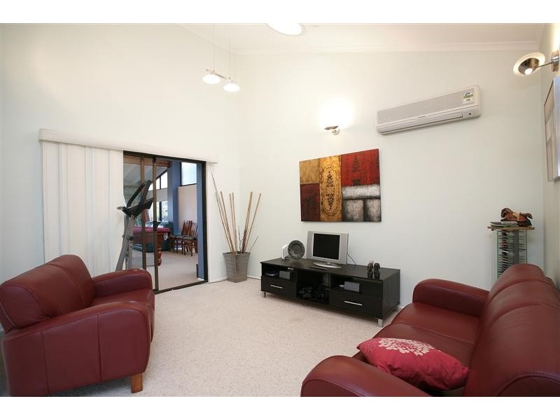 42 Australia Court, Newport QLD 4020