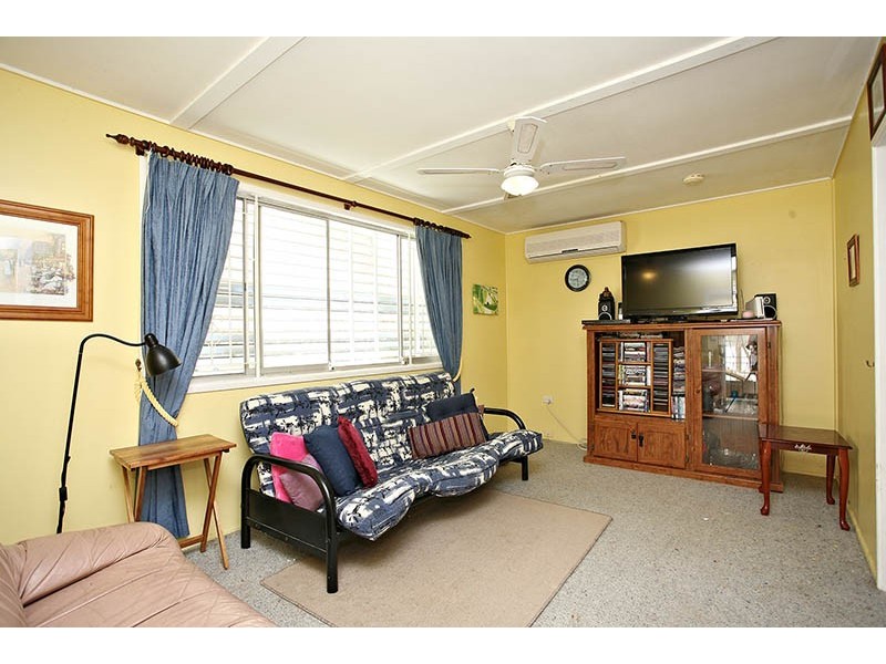 24 Redbank Road, Redcliffe QLD 4020