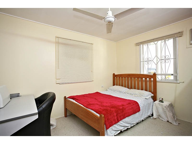 24 Redbank Road, Redcliffe QLD 4020