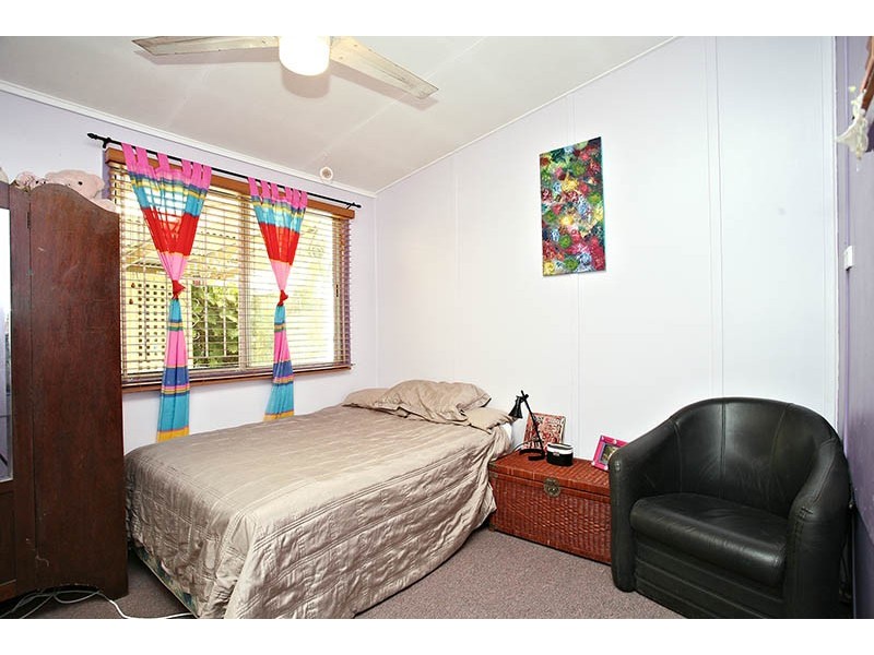 24 Redbank Road, Redcliffe QLD 4020