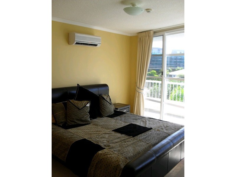 13/77 Marine Parade, Redcliffe QLD 4020