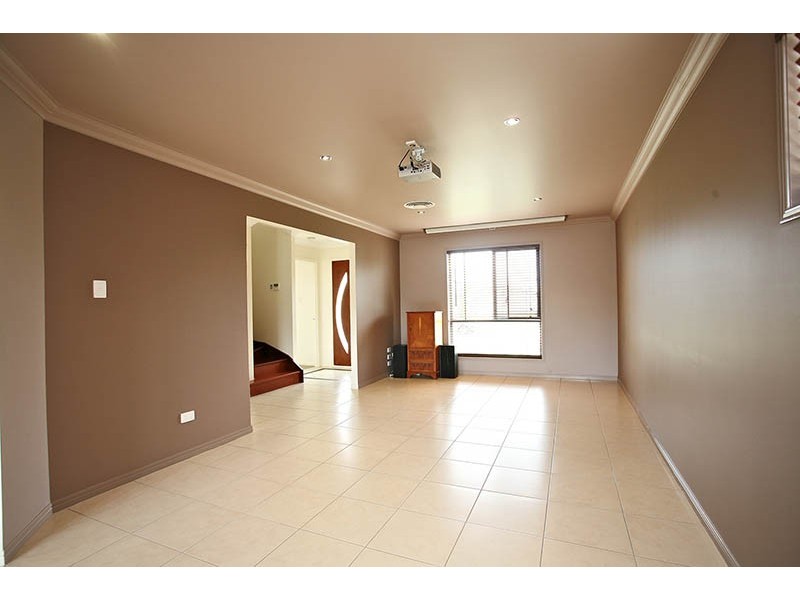 18 Freya Court, Newport QLD 4020