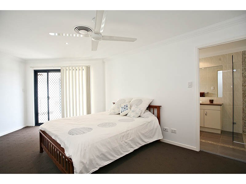 18 Freya Court, Newport QLD 4020