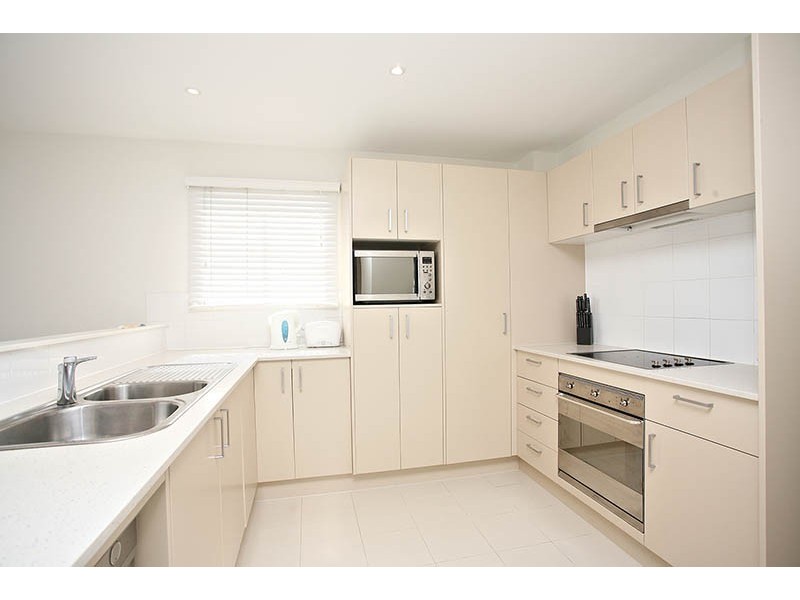 13/5 Lilla Street, Woody Point QLD 4019