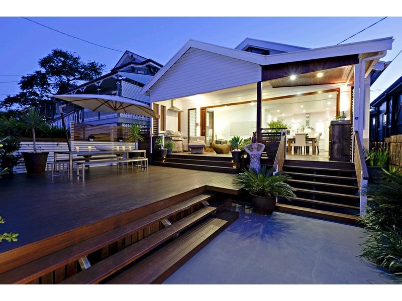 108 Flinders Parade, Sandgate QLD 4017