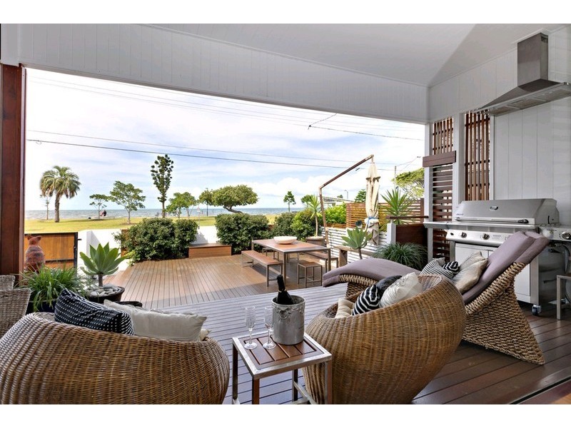 108 Flinders Parade, Sandgate QLD 4017