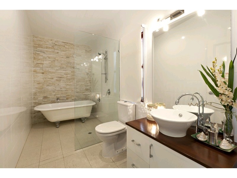 108 Flinders Parade, Sandgate QLD 4017