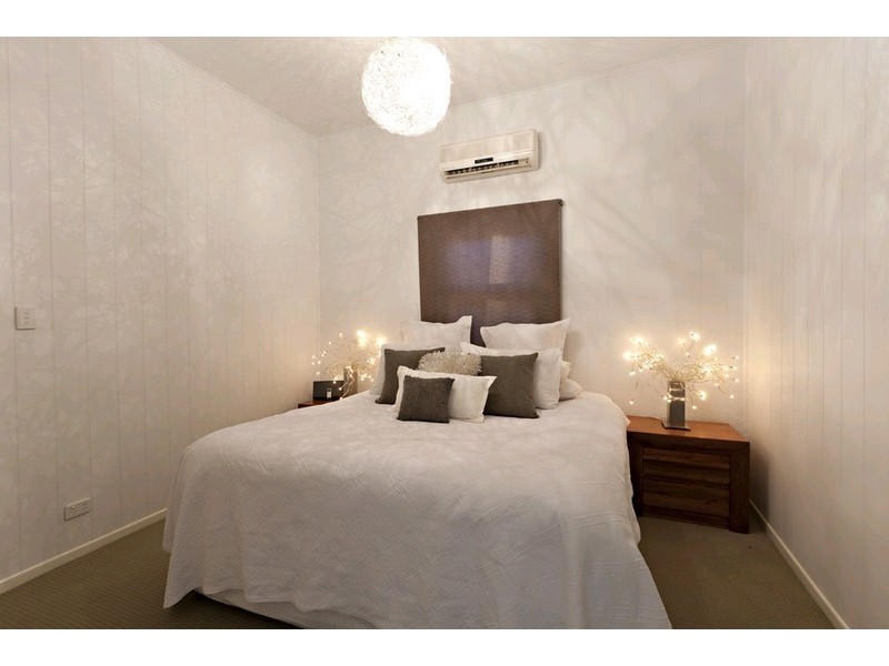 108 Flinders Parade, Sandgate QLD 4017