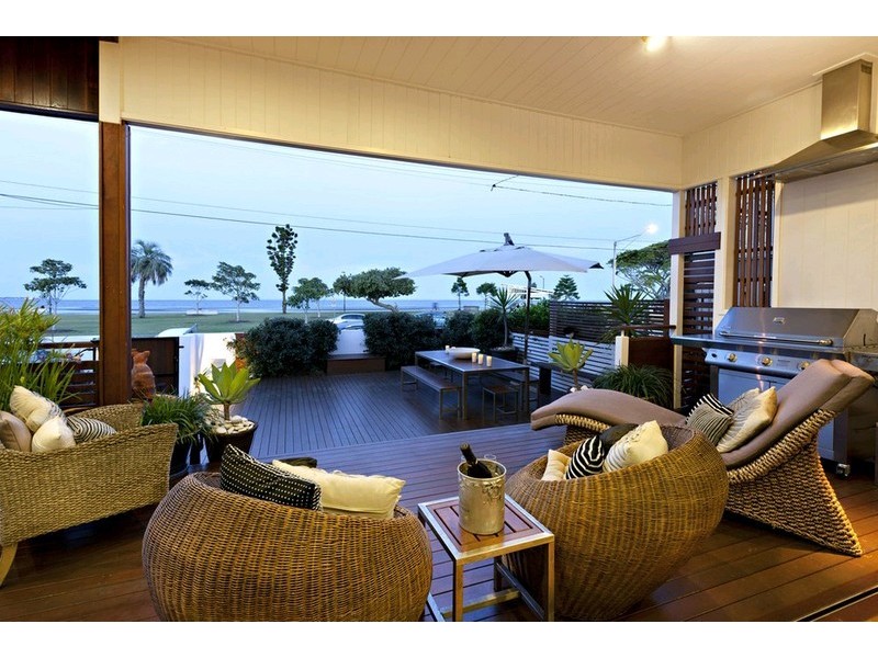 108 Flinders Parade, Sandgate QLD 4017