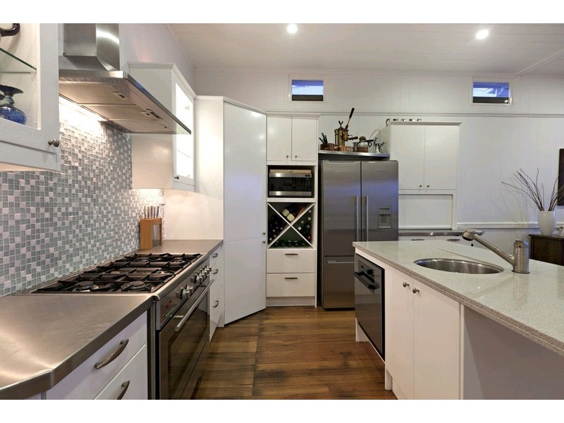 108 Flinders Parade, Sandgate QLD 4017