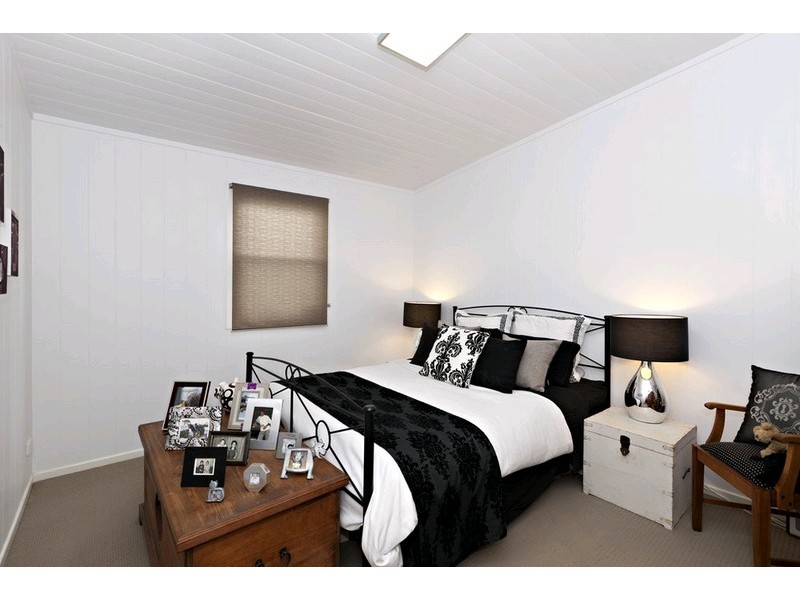 108 Flinders Parade, Sandgate QLD 4017