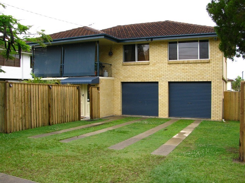 49 Scarborough Road, Redcliffe QLD 4020