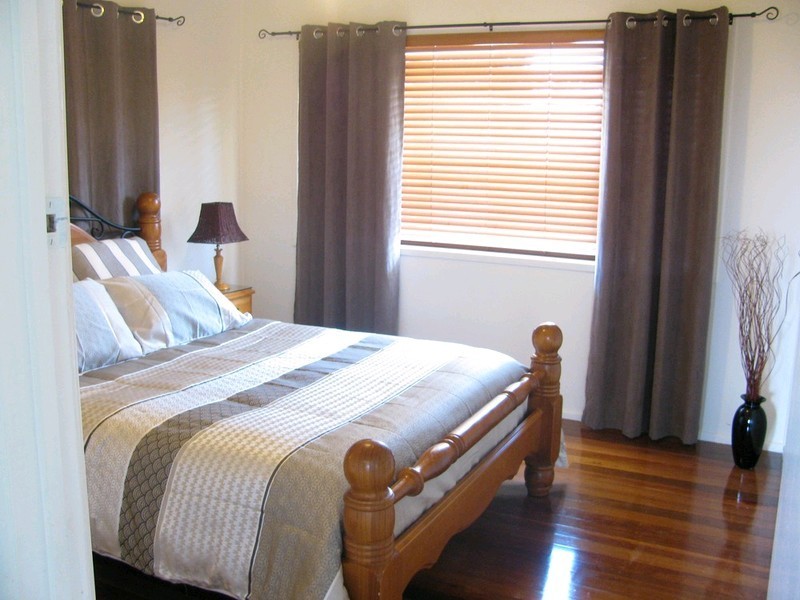 49 Scarborough Road, Redcliffe QLD 4020