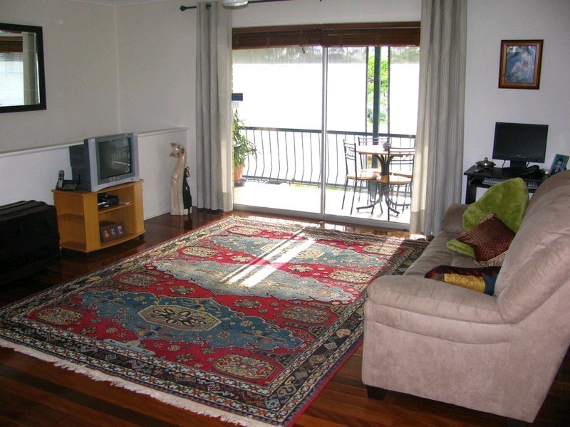 49 Scarborough Road, Redcliffe QLD 4020