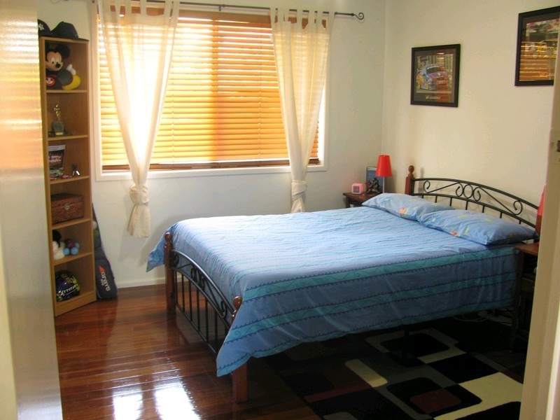 49 Scarborough Road, Redcliffe QLD 4020