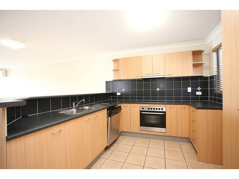 6/9 McNaughton Street, Redcliffe QLD 4020