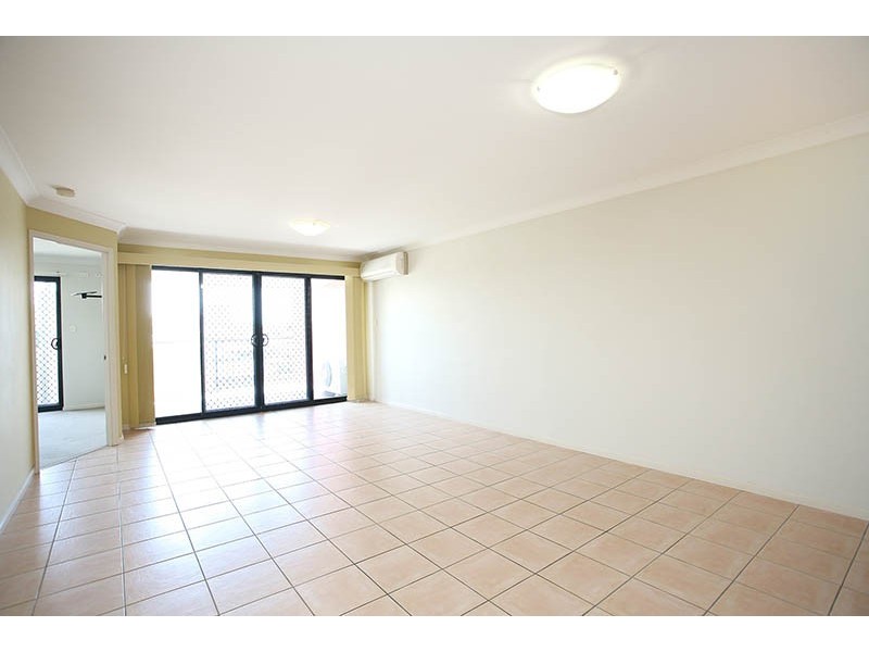 6/9 McNaughton Street, Redcliffe QLD 4020