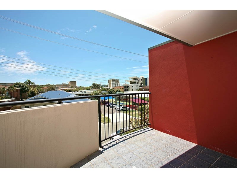 6/9 McNaughton Street, Redcliffe QLD 4020