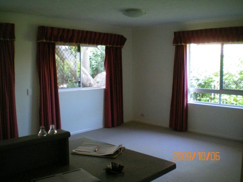 2/82 Oxley Avenue, Woody Point QLD 4019