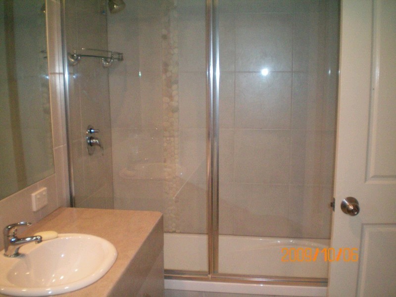 2/82 Oxley Avenue, Woody Point QLD 4019