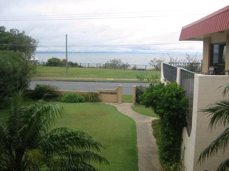 2/129 Flinders Parade, Scarborough QLD 4020