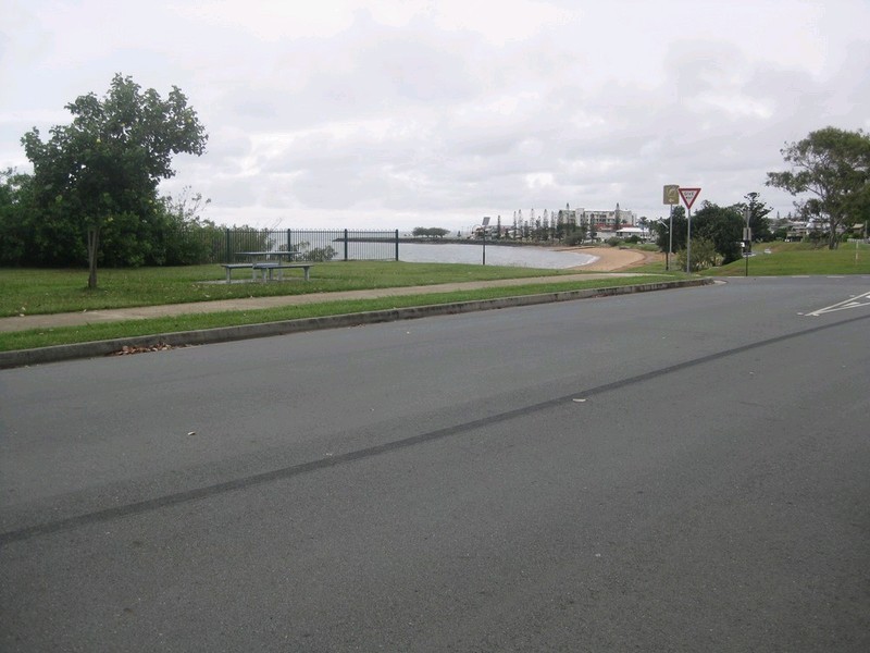 2/129 Flinders Parade, Scarborough QLD 4020