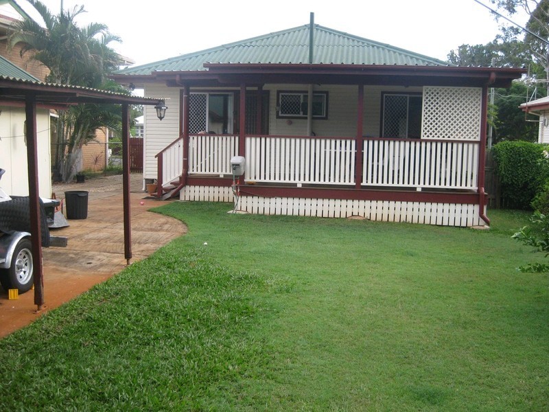 94 King Street, Woody Point QLD 4019