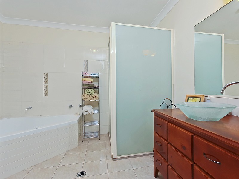 16 MacDonnell Road, Margate QLD 4019