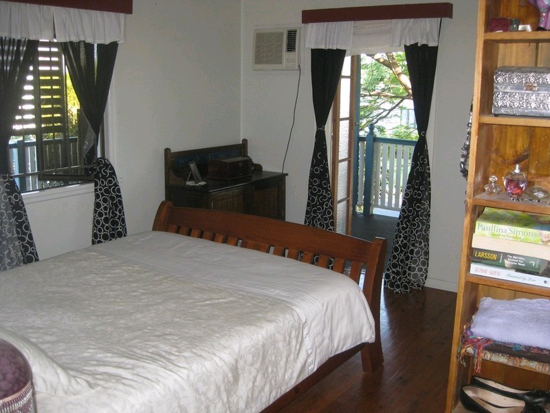 16 Beedham Street, Clontarf QLD 4019