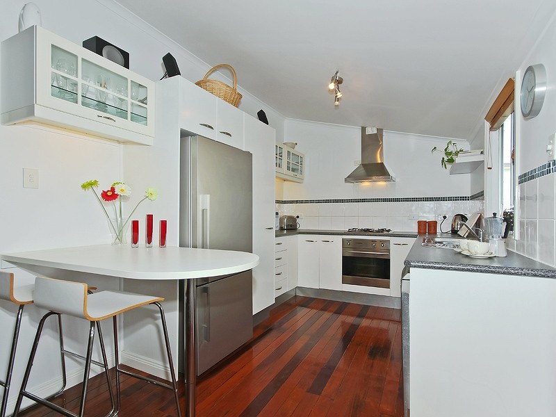 17 Garnet Street, Scarborough QLD 4020