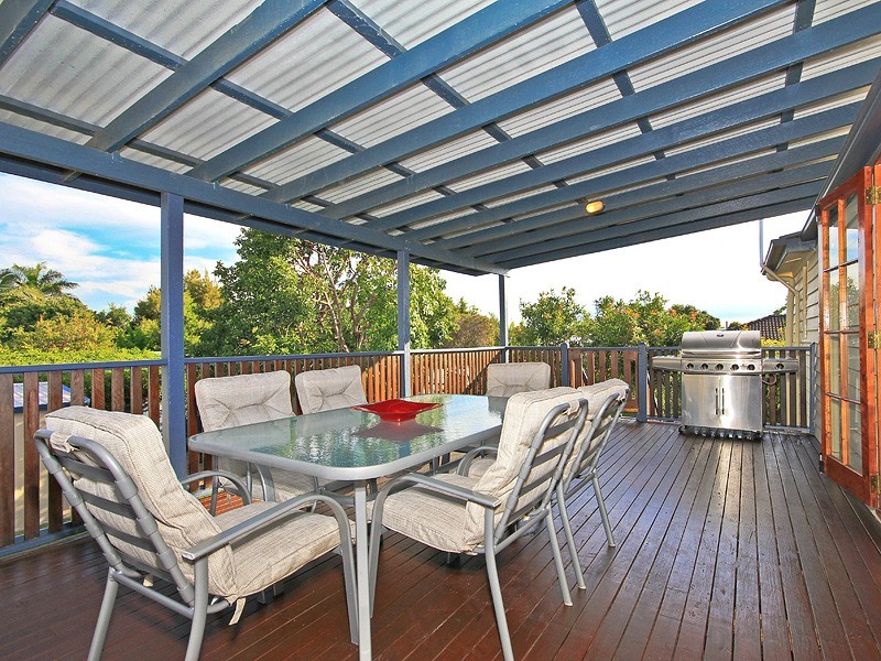 17 Garnet Street, Scarborough QLD 4020