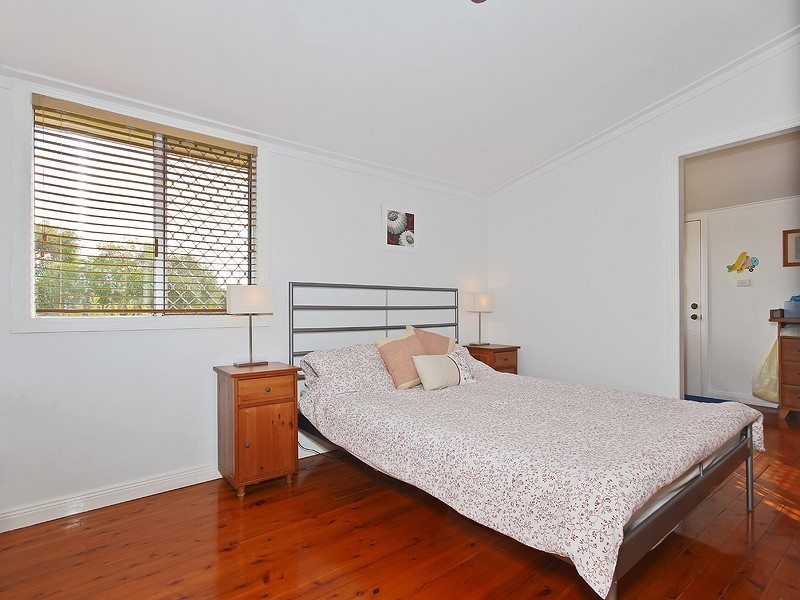 17 Garnet Street, Scarborough QLD 4020