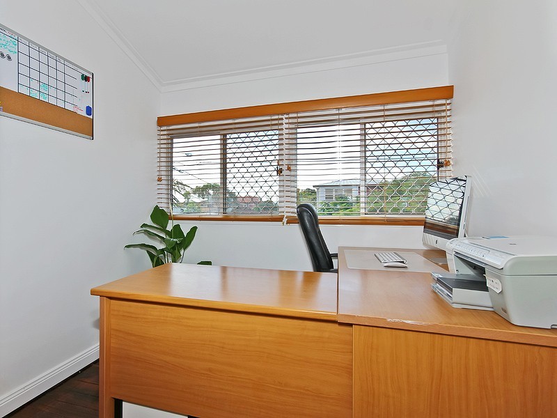 17 Garnet Street, Scarborough QLD 4020