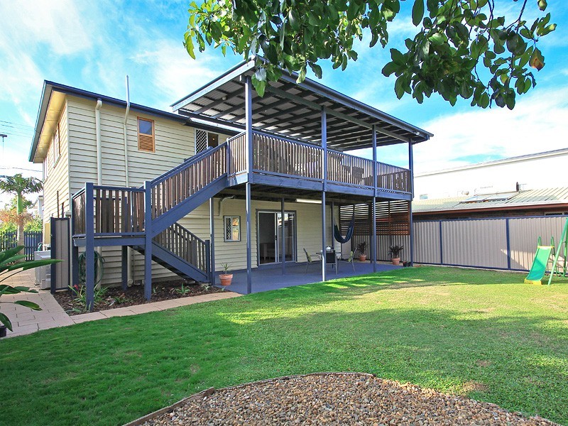 17 Garnet Street, Scarborough QLD 4020